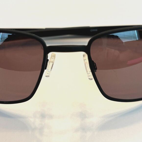 Oakley Unisex Square Wire Sunglasses Model#40709-EUC - Picture 2 of 9